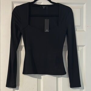 Lulu's Black Fitted Long Sleeve Tee